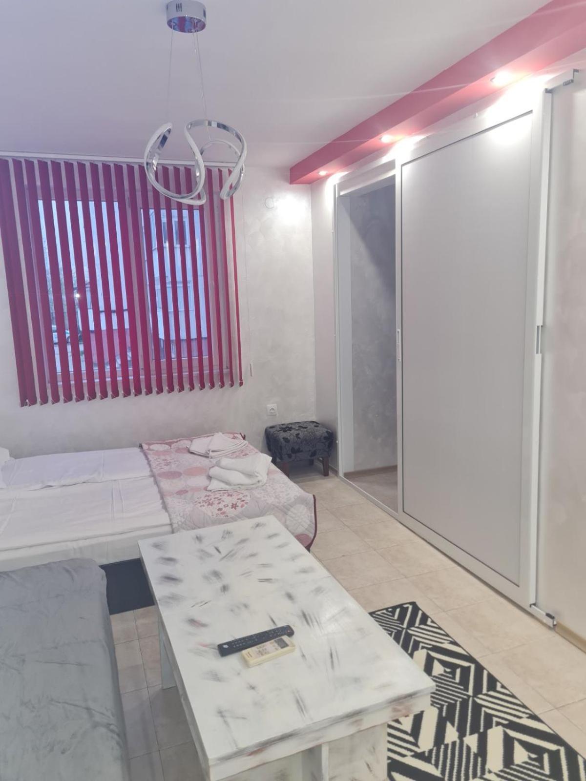 Apartamento Day And Night Veliko Tárnovo Exterior foto