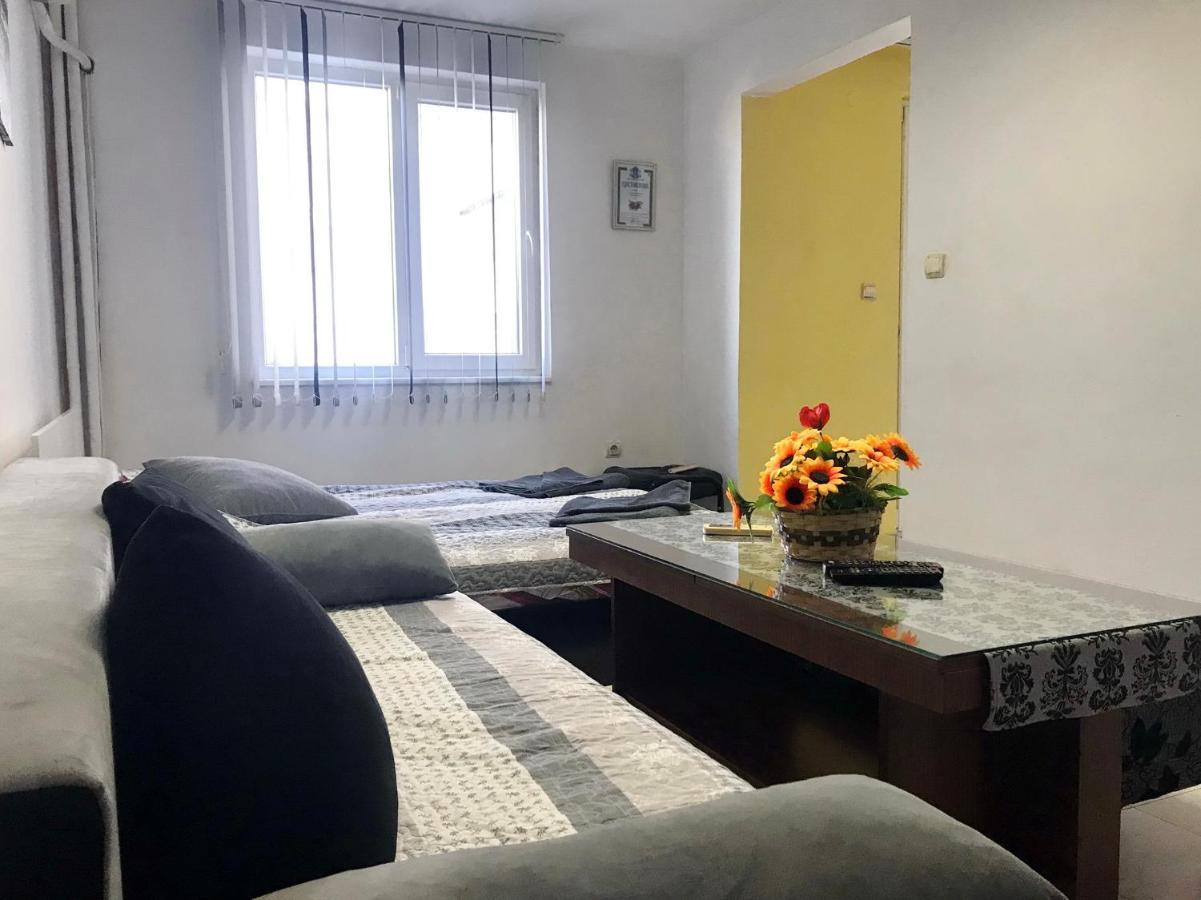 Apartamento Day And Night Veliko Tárnovo Exterior foto